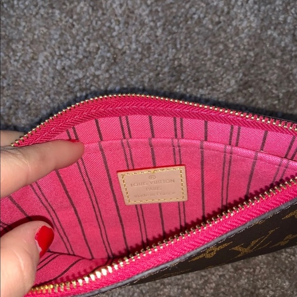 Louis Vuitton Pouchette - Picture 3 of 4